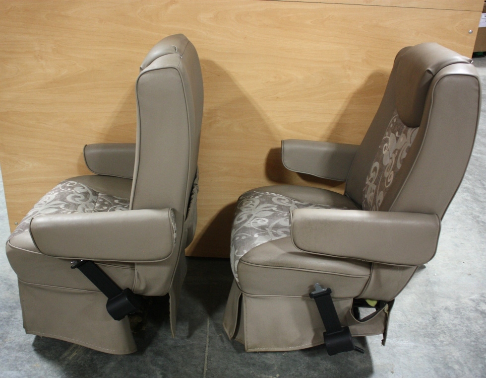 RV Furniture USED RV VINYL & CLOTH SET OF 2 CAPTAIN CHAIRS