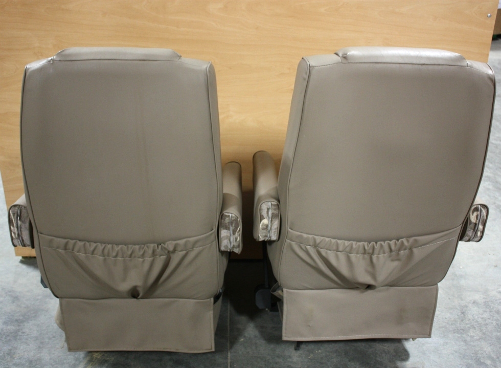 RV Furniture USED RV VINYL & CLOTH SET OF 2 CAPTAIN CHAIRS